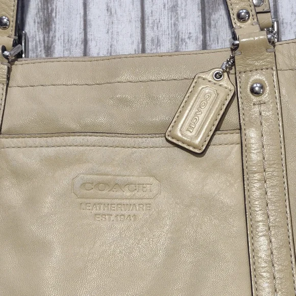 Coach Beige Leather Handbag - Picture 3 of 16